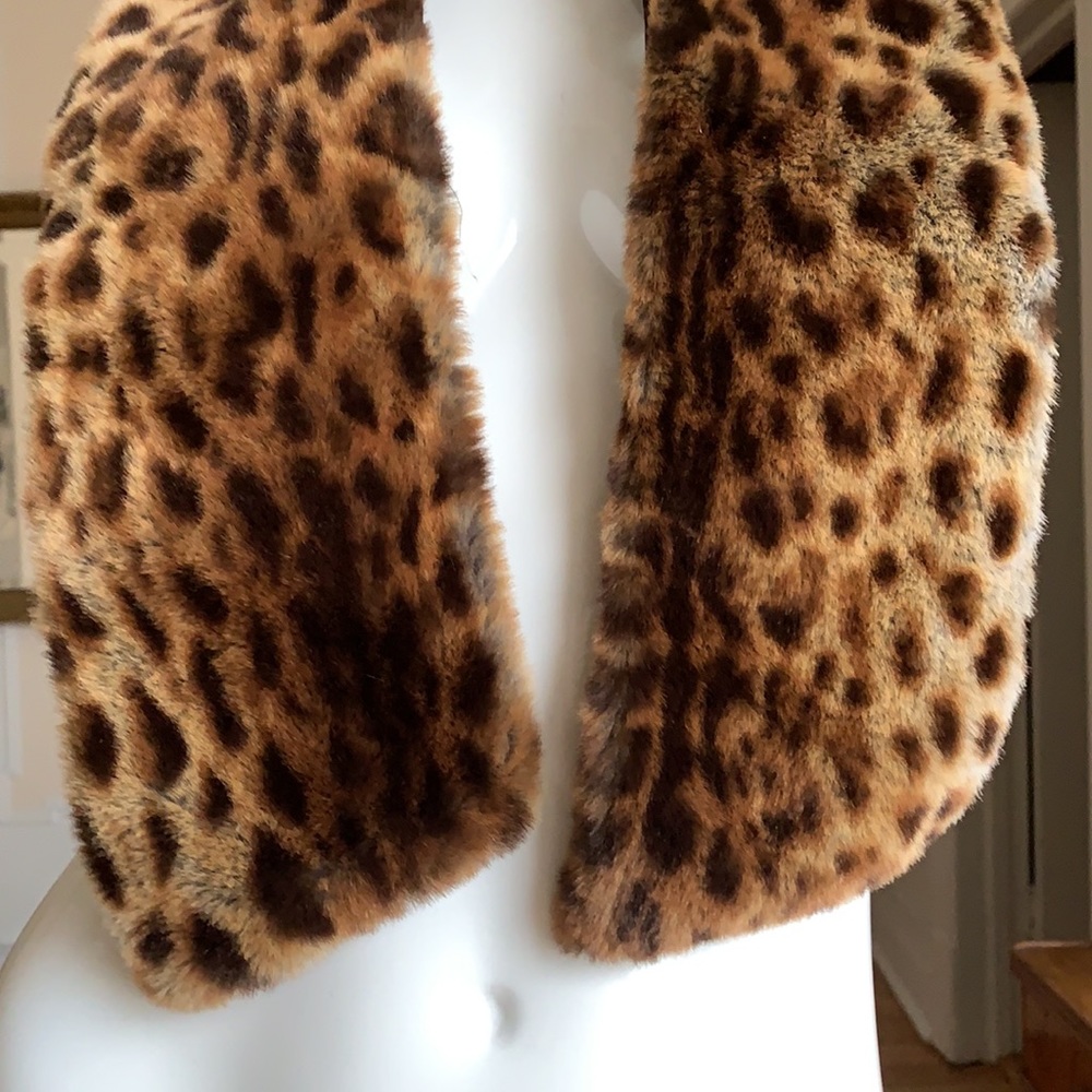 Faux cheetah fur scarf - Picture 2 of 5